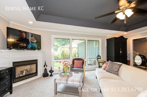 9519 Windsor St - Photo 2 of 33