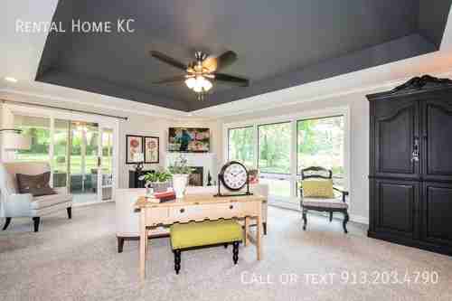 9519 Windsor St - Photo 3 of 33