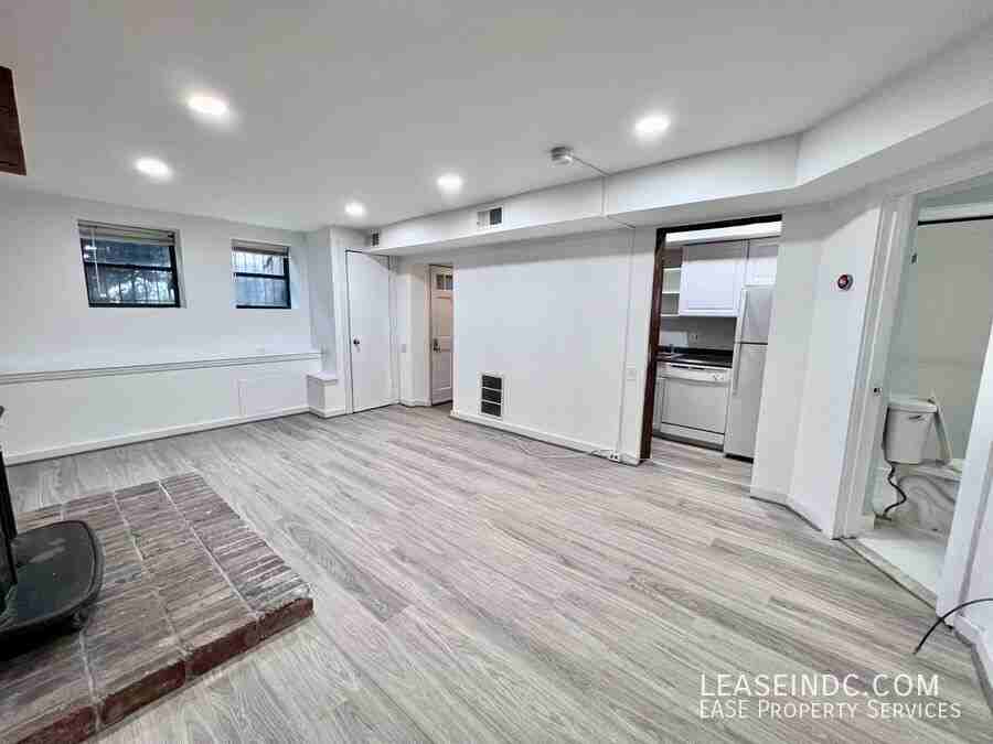 1007 New Hampshire Ave Nw #1 - Photo 5 of 12