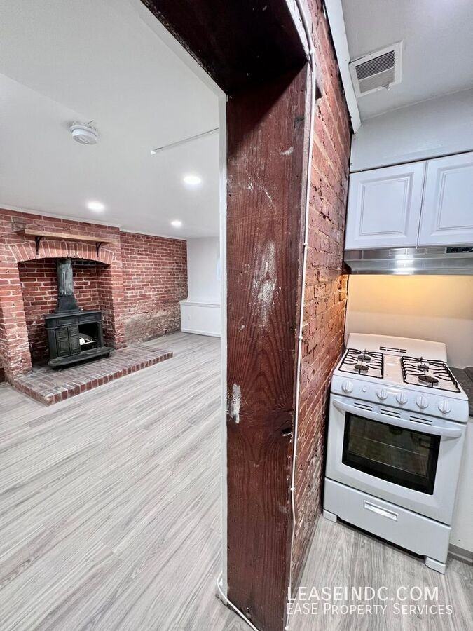 1007 New Hampshire Ave Nw #1 - Photo 7 of 12