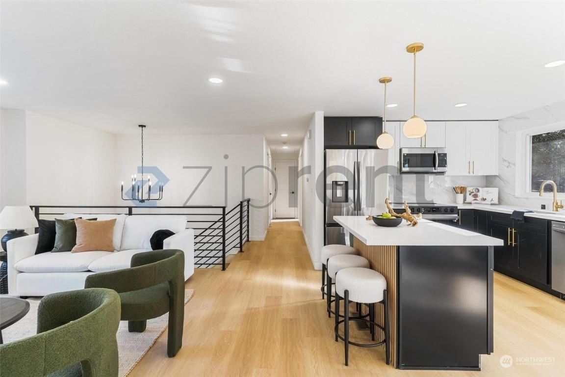 302 225th St Sw - Photo 2 of 25
