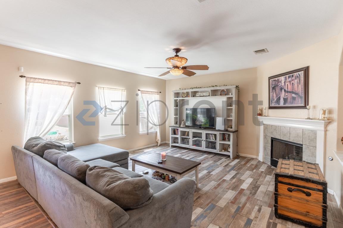 18421 Shallow Pool Dr - Photo 4 of 25