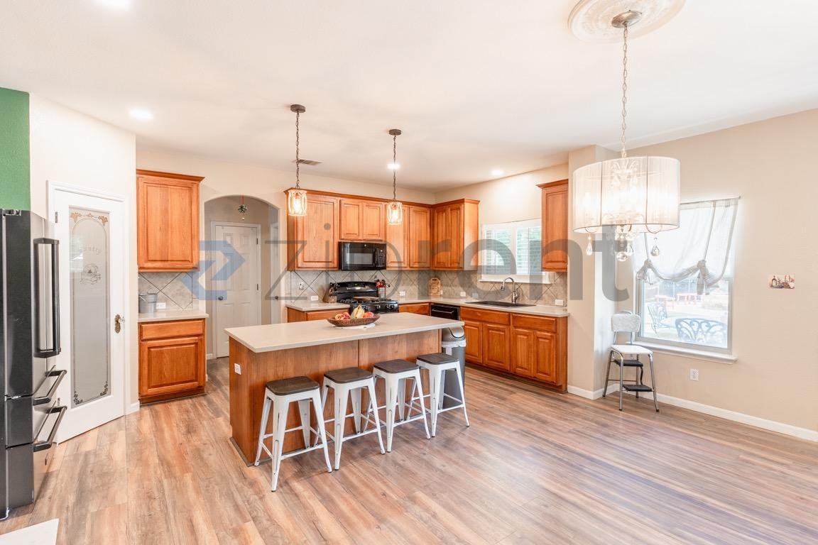 18421 Shallow Pool Dr - Photo 7 of 25