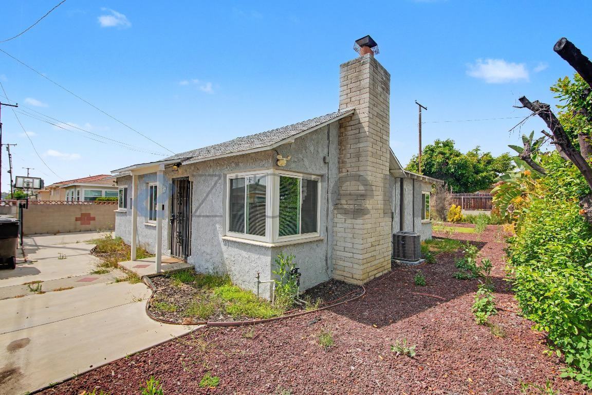 445 1/2 E Alisal Way - Photo 2 of 20