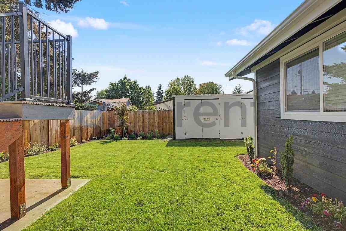 4325 Arnold St Ne #4325 - Photo 4 of 19