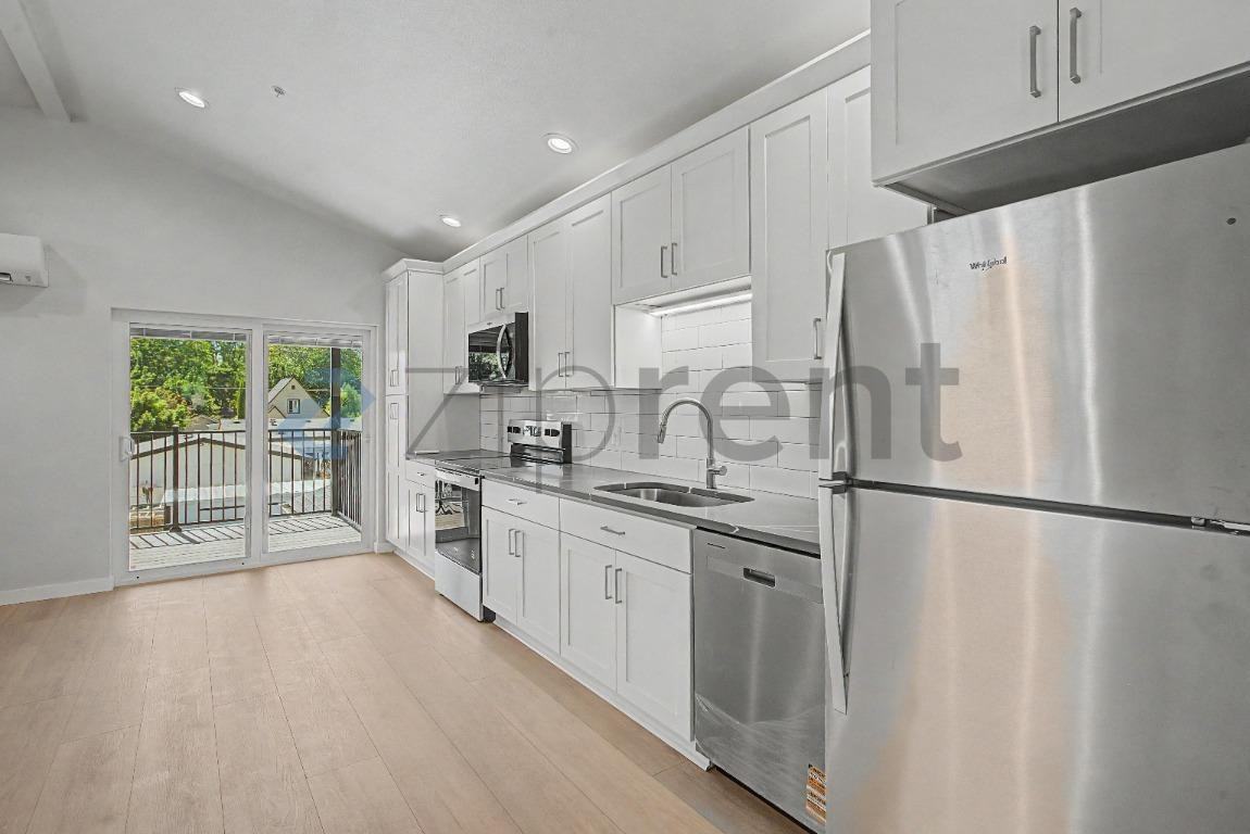 4325 Arnold St Ne #4325