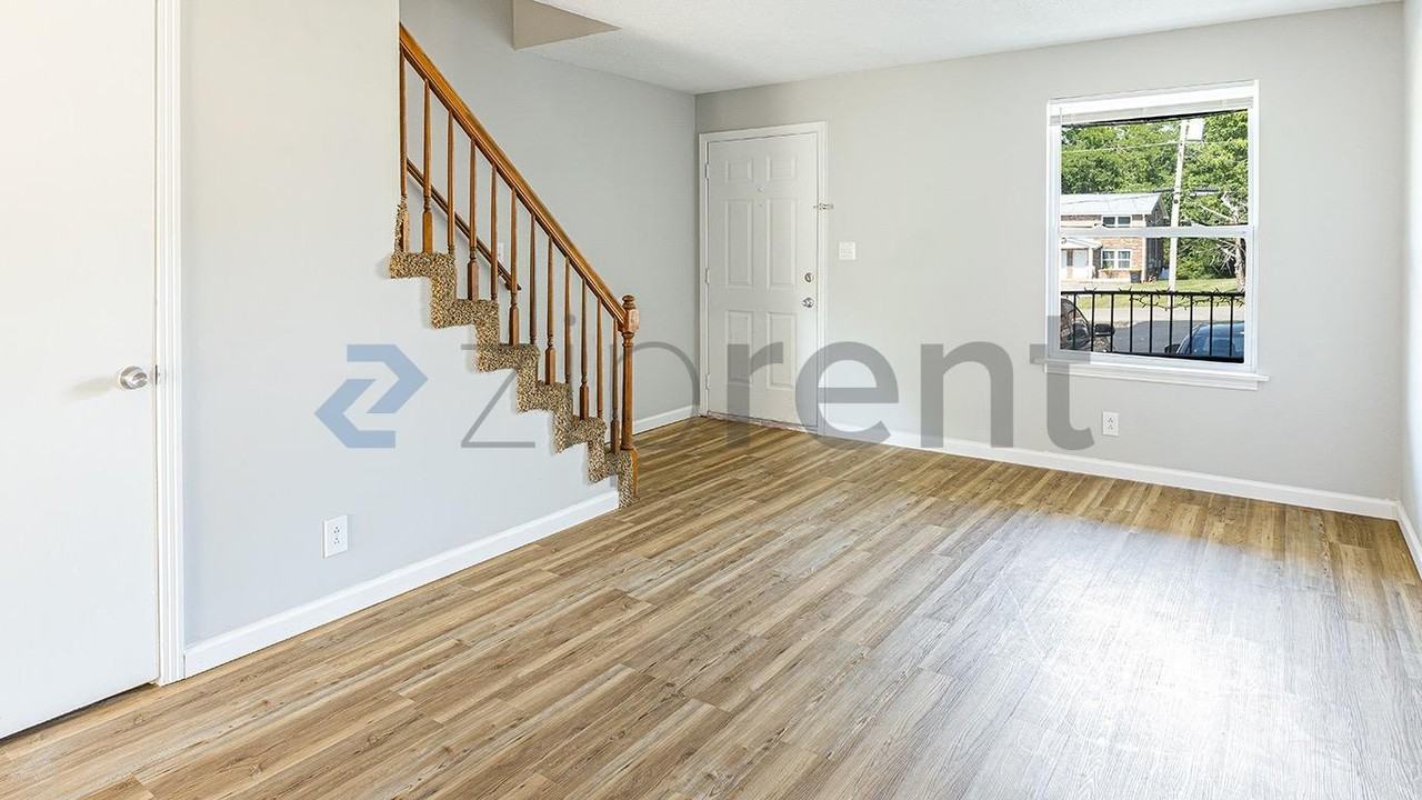 813 Golfview Pl #B - Photo 5 of 28