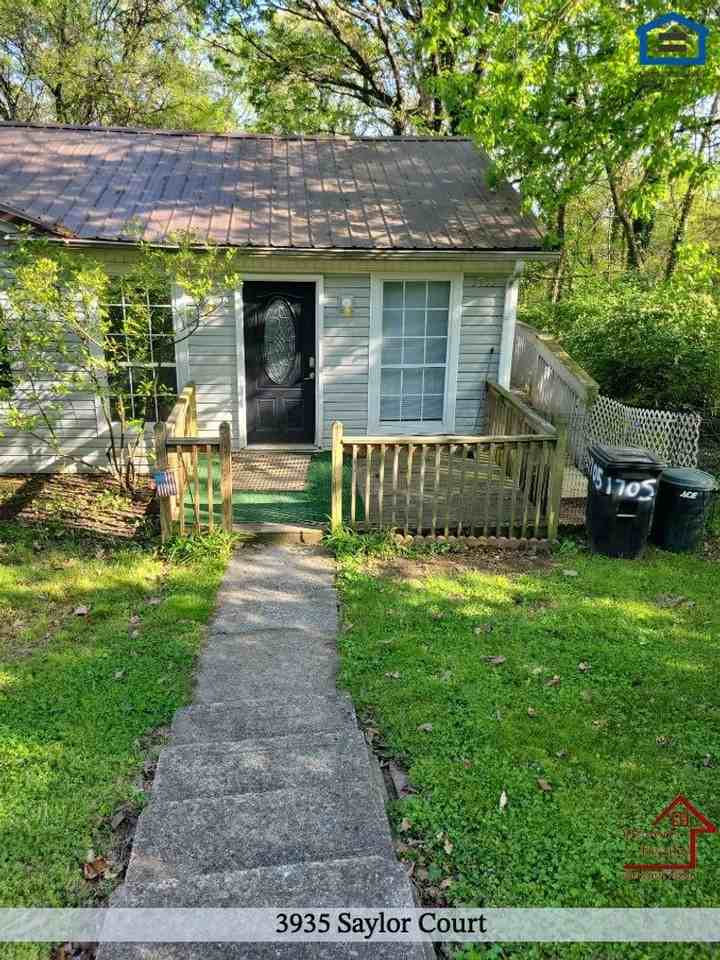 3935 Saylor Ct - Photo 2 of 14