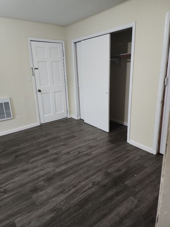 1617 Jefferson St - Photo 2 of 21