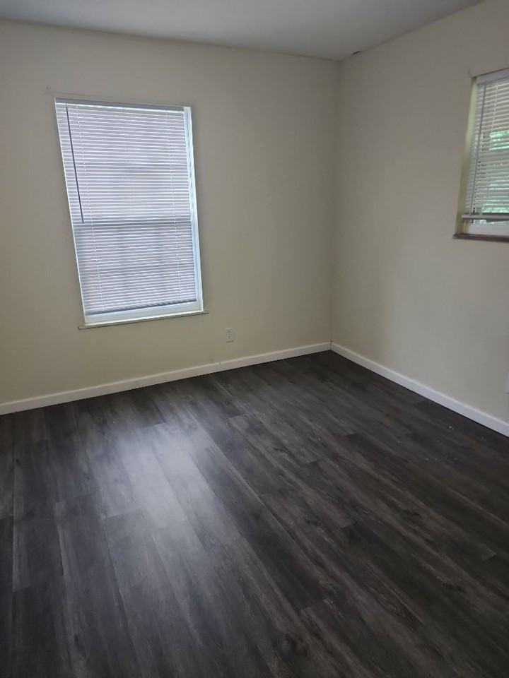 1617 Jefferson St - Photo 3 of 21