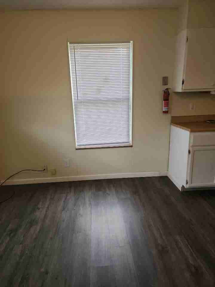 1617 Jefferson St - Photo 4 of 21