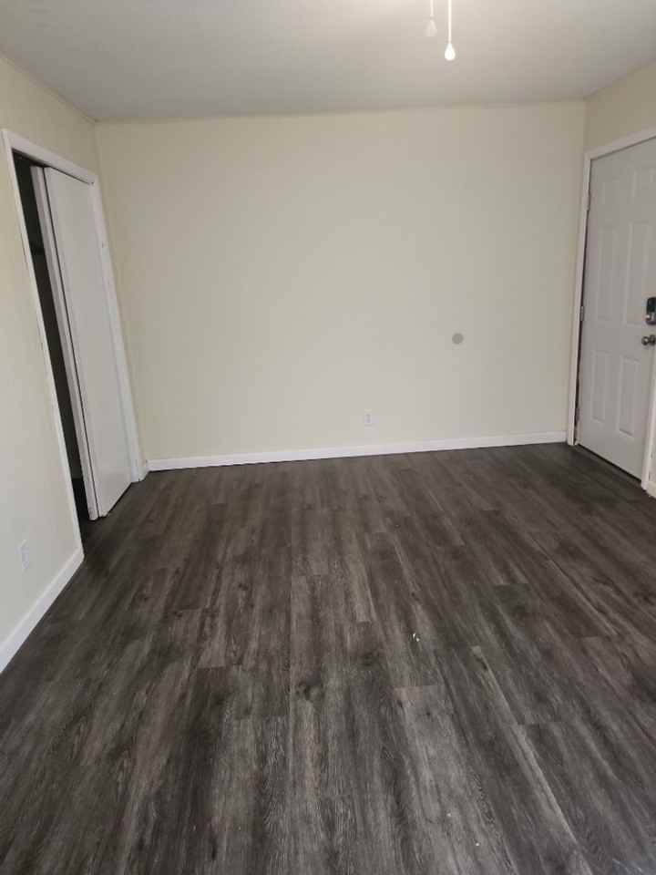 1617 Jefferson St - Photo 5 of 21