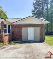 featured image of 512 W Maple St