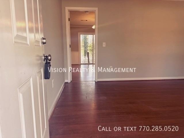 95 Castlegate Cir - Photo 2 of 23