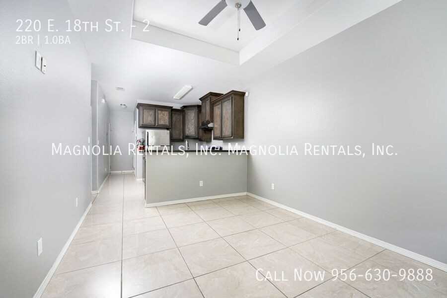 220 E 18th St #2 - Photo 3 of 11