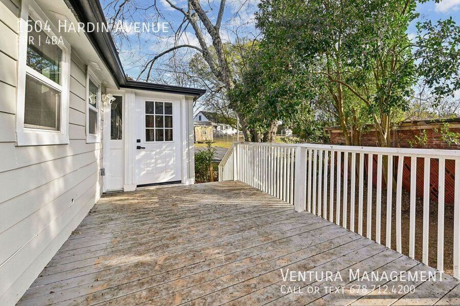 1504 Hardin Ave - Photo 5 of 50