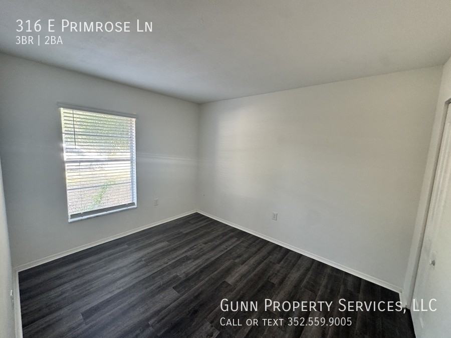 316 E Primrose Ln - Photo 3 of 9