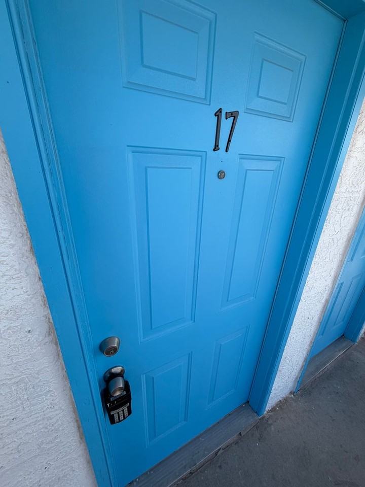Oakridge Aparments - Photo 2 of 34