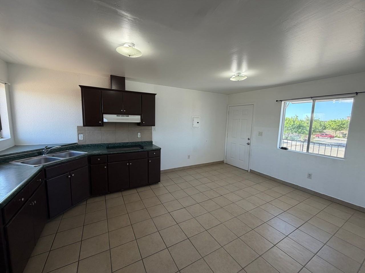 Oakridge Aparments - Photo 5 of 34
