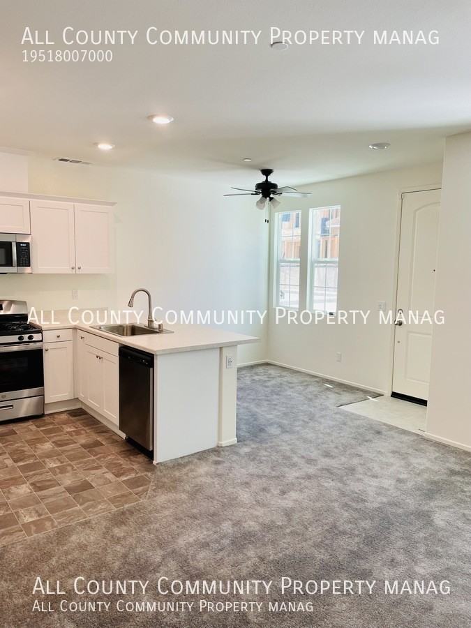 27408 Provincetown Way - Photo 5 of 32