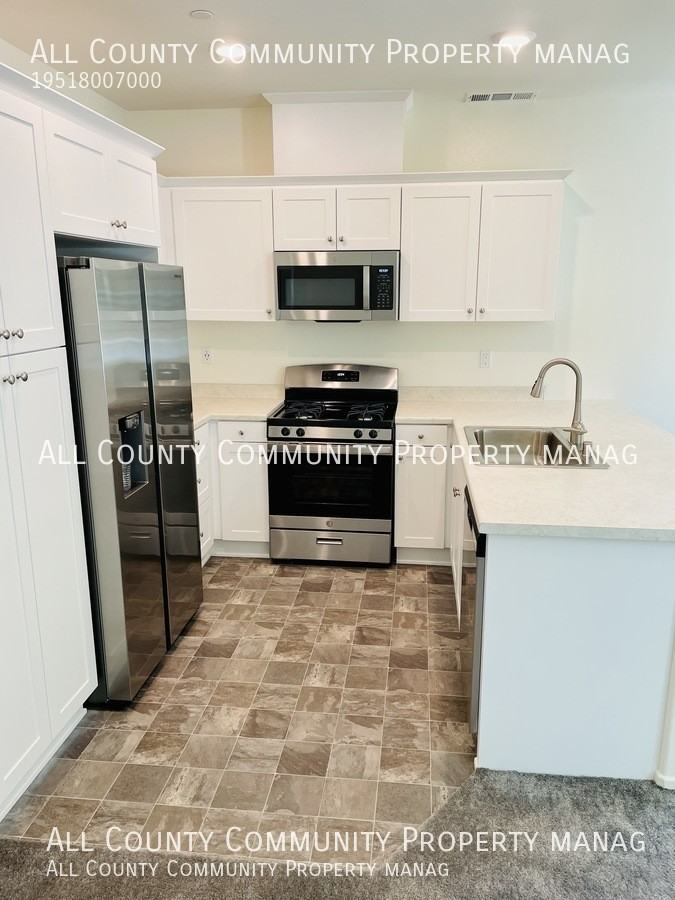 27408 Provincetown Way - Photo 7 of 32