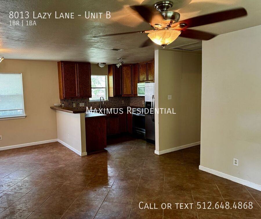 8013 Lazy Ln #B - Photo 2 of 13