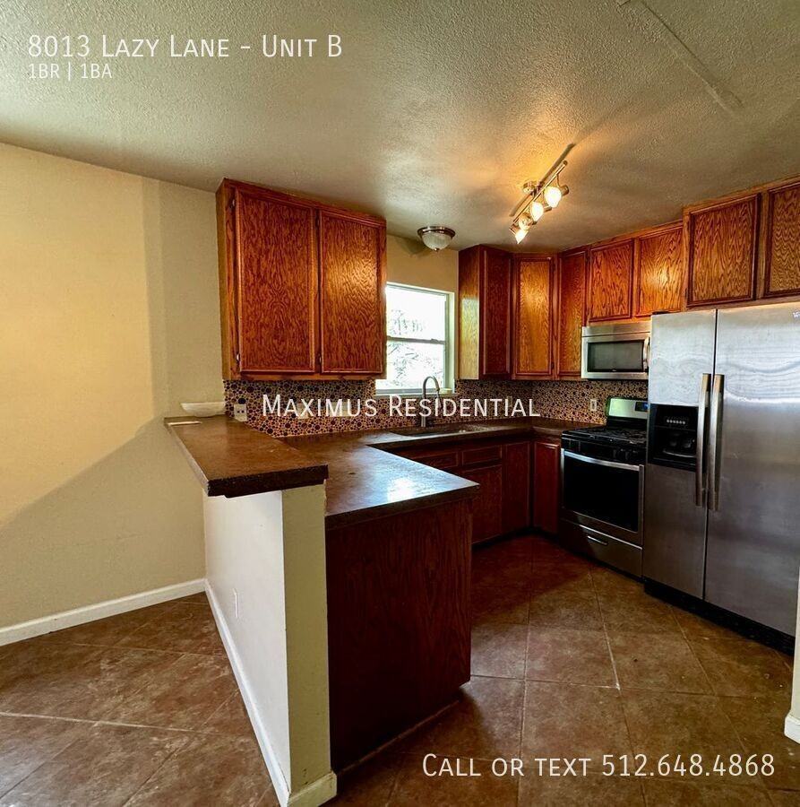 8013 Lazy Ln #B - Photo 6 of 13