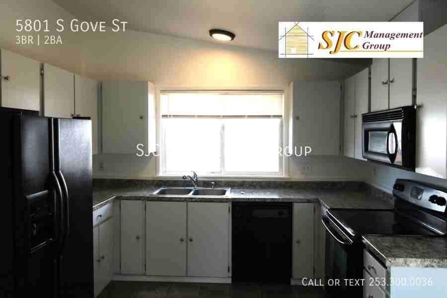 5801 S Gove St - Photo 4 of 12