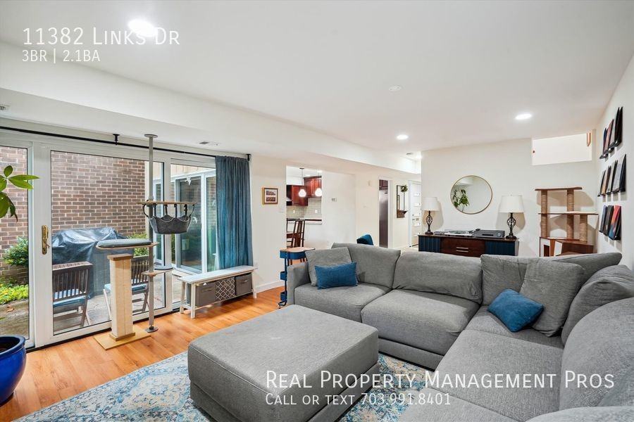 11382 Links Dr - Photo 4 of 50