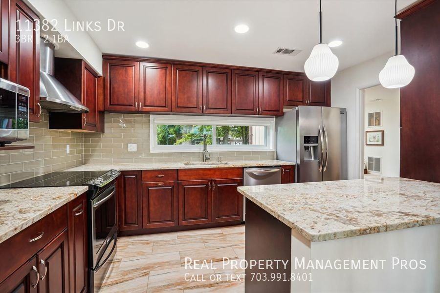 11382 Links Dr - Photo 6 of 50