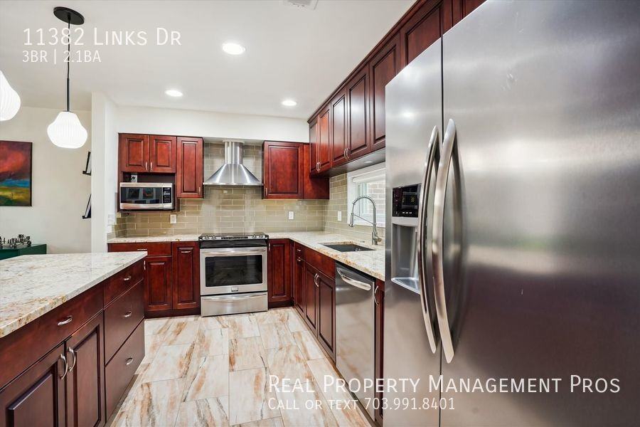 11382 Links Dr - Photo 7 of 50