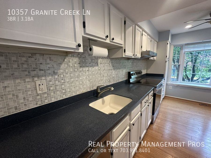 10357 Granite Creek Ln - Photo 4 of 28