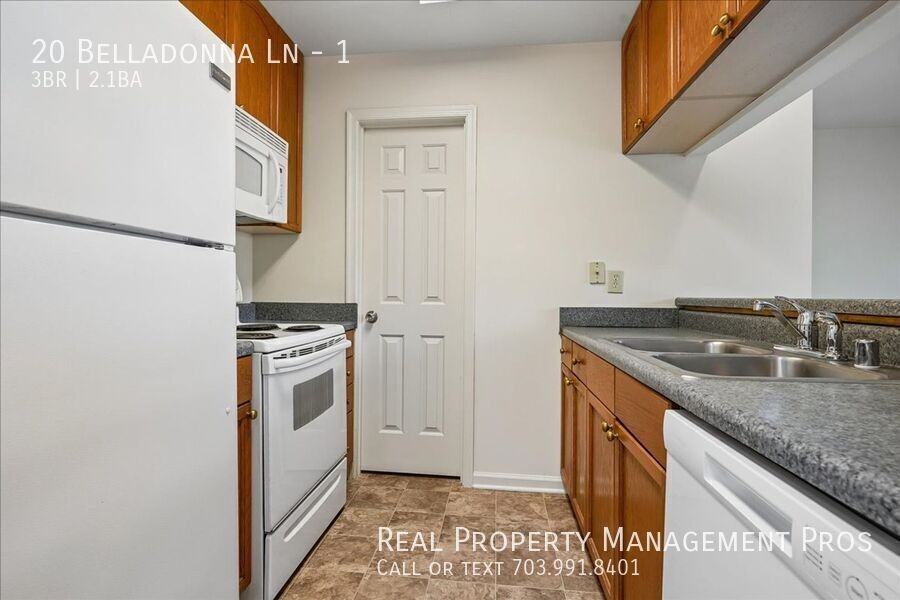 20 Belladonna Ln #1 - Photo 7 of 30