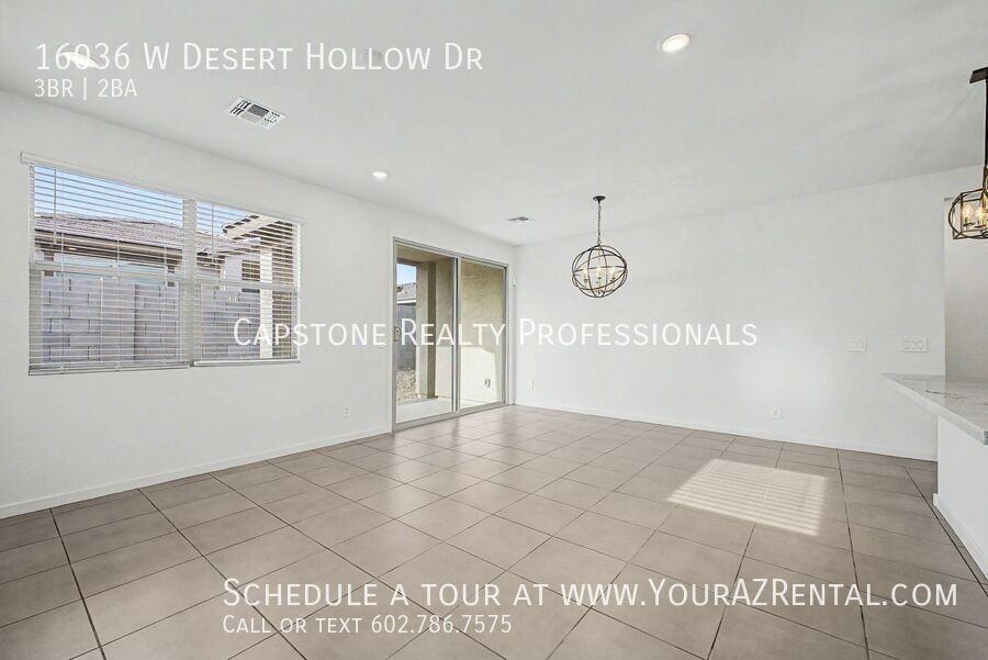 16036 W Desert Hollow Dr - Photo 3 of 15
