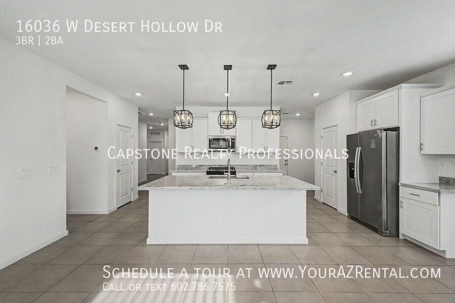 16036 W Desert Hollow Dr - Photo 5 of 15
