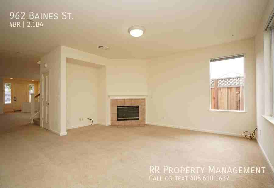 962 Baines St - Photo 7 of 30