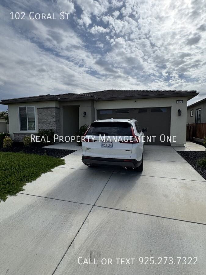102 Coral St - Photo 2 of 28