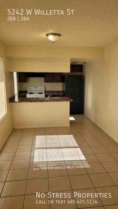 5242 W Willetta St - Photo 2 of 15