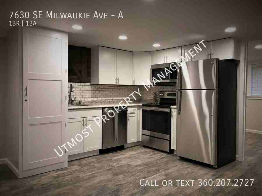 7630 Se Milwaukie Ave #A - Photo 3 of 14