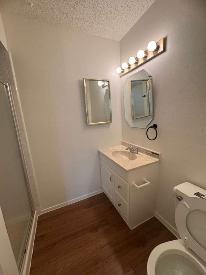1101 Key Colony Dr - Photo 3 of 12