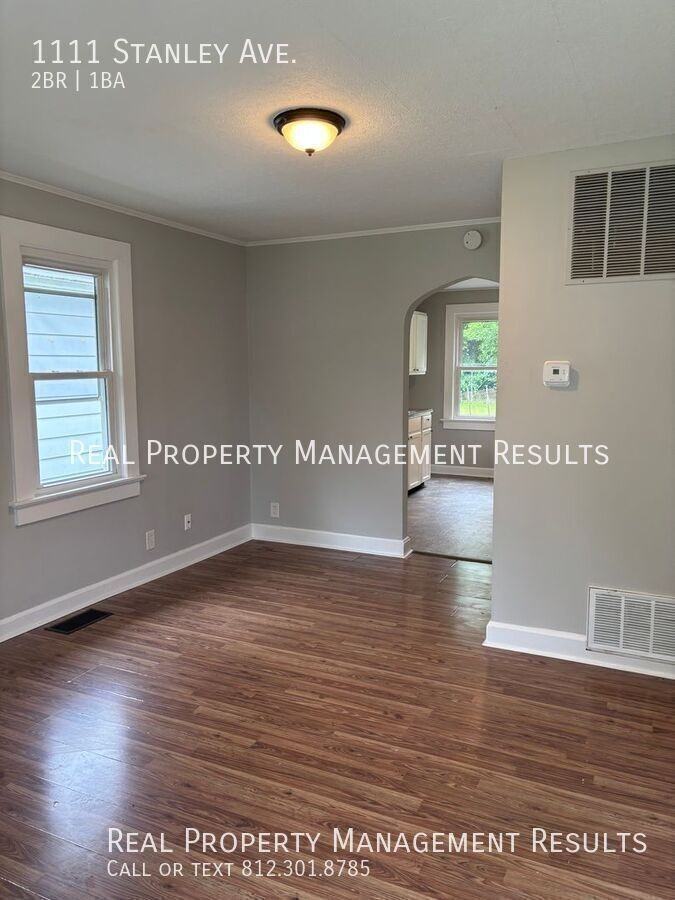 1111 Stanley Ave - Photo 2 of 13