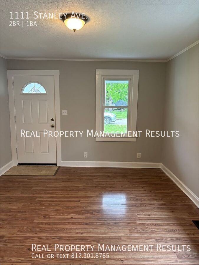 1111 Stanley Ave - Photo 3 of 13