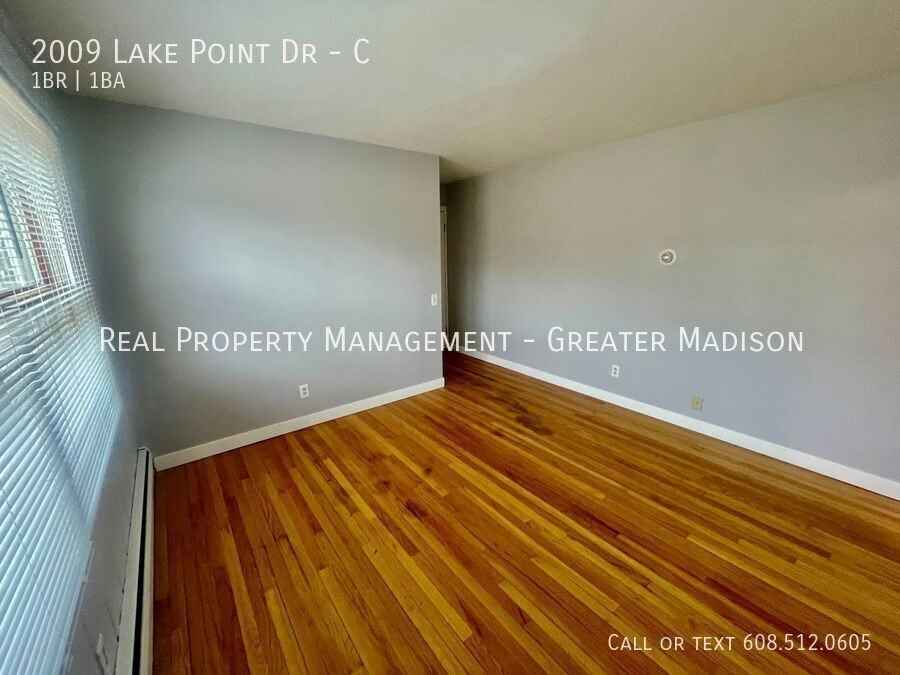 2009 Lake Point Dr #C - Photo 5 of 9