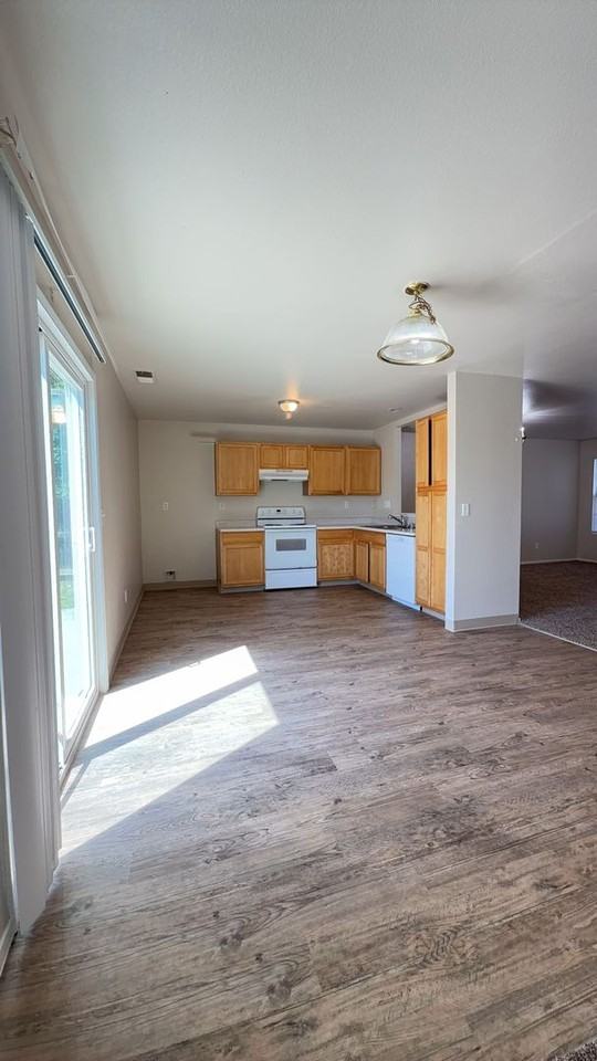 3703 Compass Pointe Ave - Photo 7 of 12