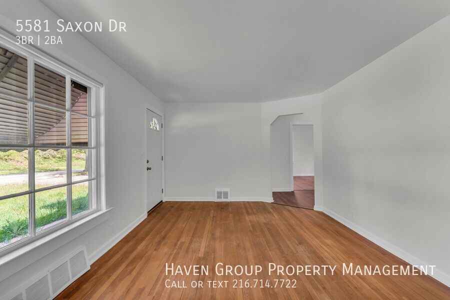 5581 Saxon Dr - Photo 5 of 24