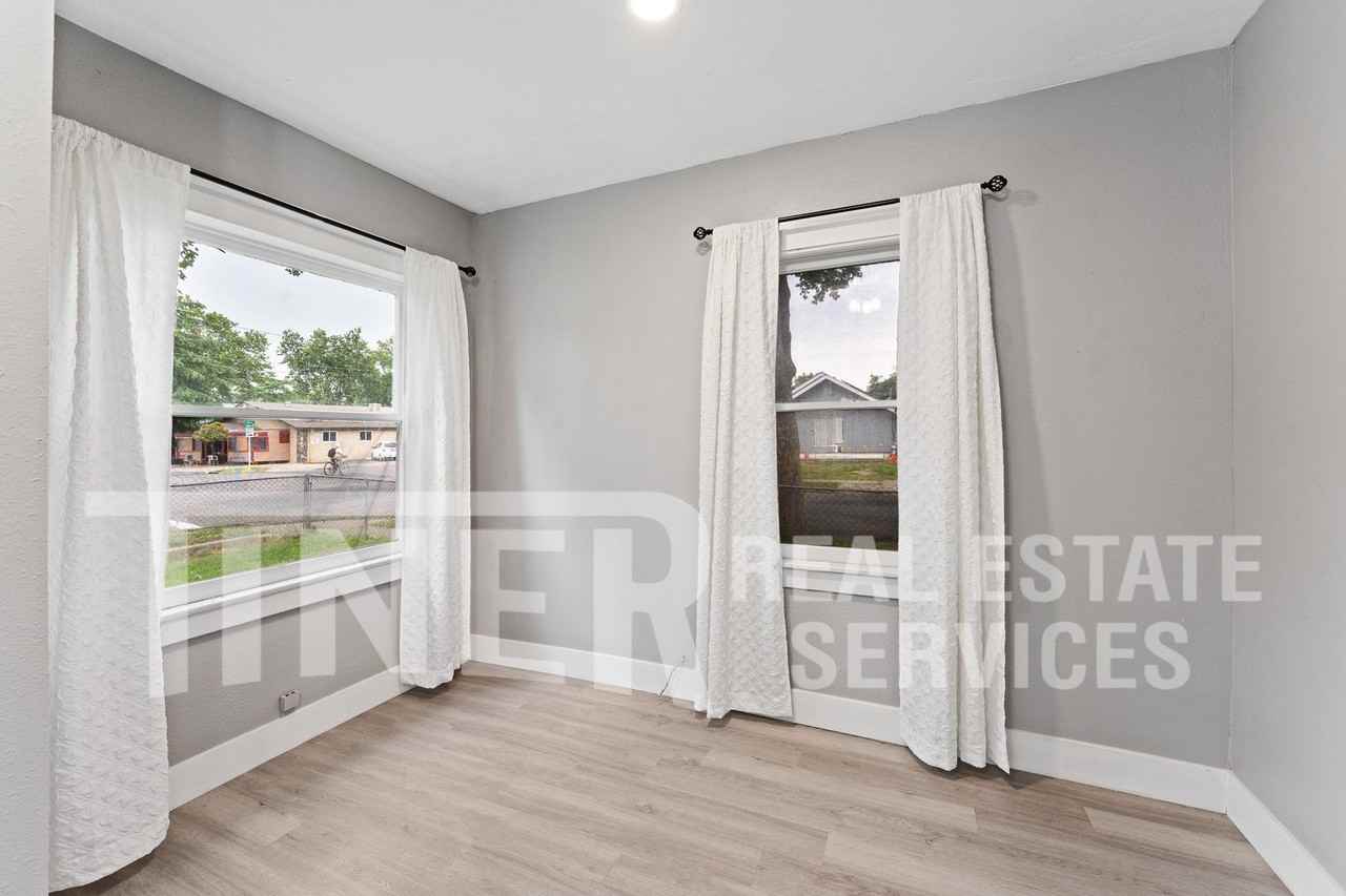 348 B St #A - Photo 4 of 16