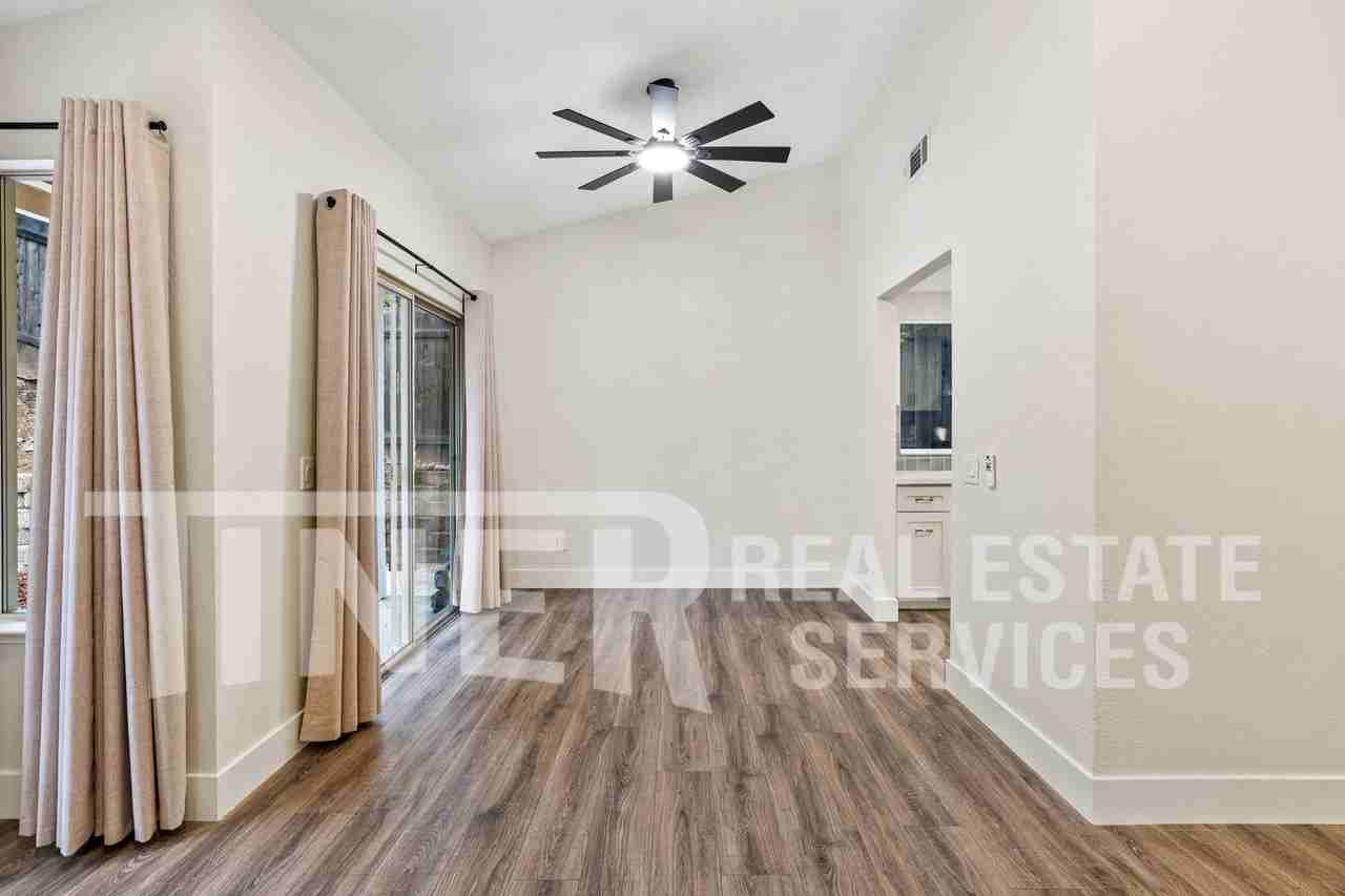 3421 Cobblestone Dr - Photo 5 of 24
