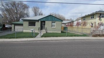 featured image of 1456 E Elm St