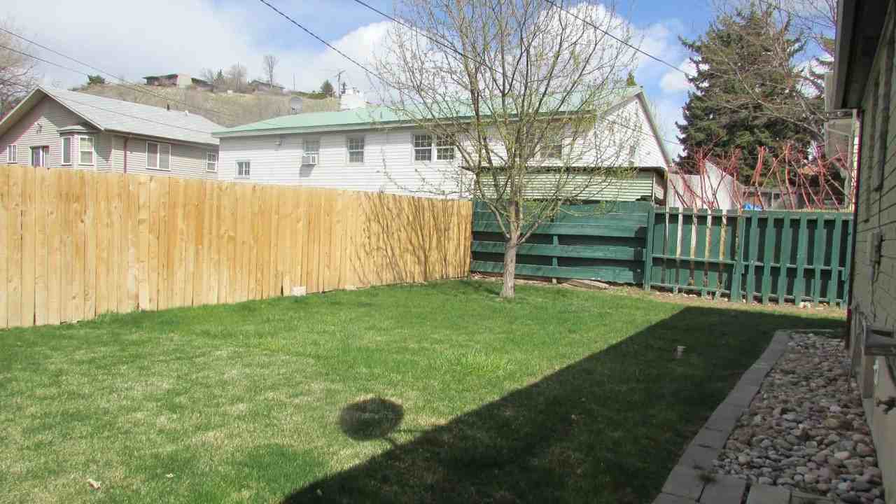 1456 E Elm St - Photo 2 of 29