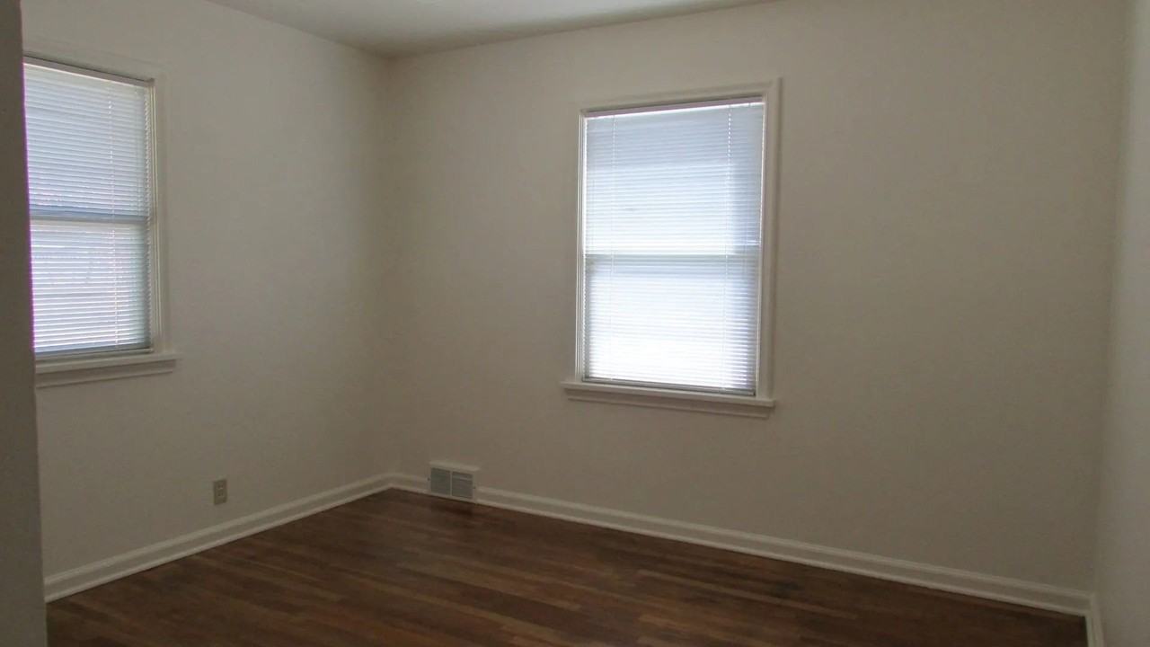 1456 E Elm St - Photo 7 of 29